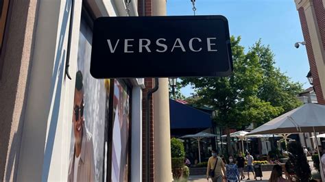 versace mcarthurglen